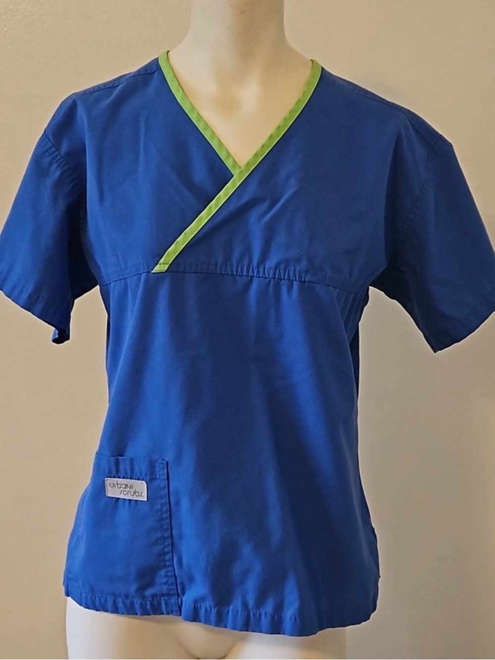 Urbane Scrub Top. S